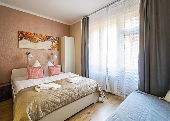 Old Town Rybna Apt By Ruterra